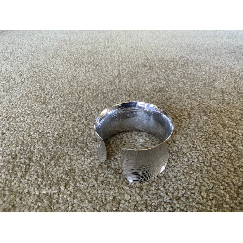Silver Bangle (7) - Yang Lay Designer - Picture 3 of 9